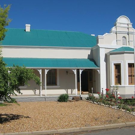 Ladismith Manor Hotel Bagian luar foto