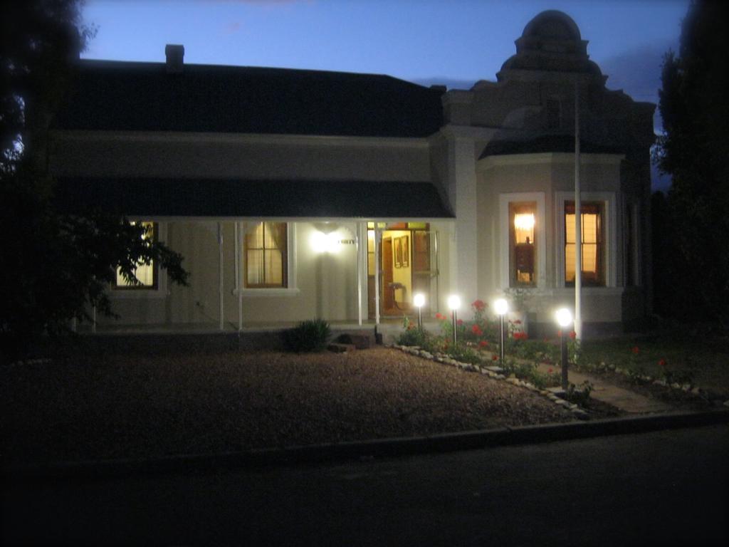 Ladismith Manor Hotel Bagian luar foto