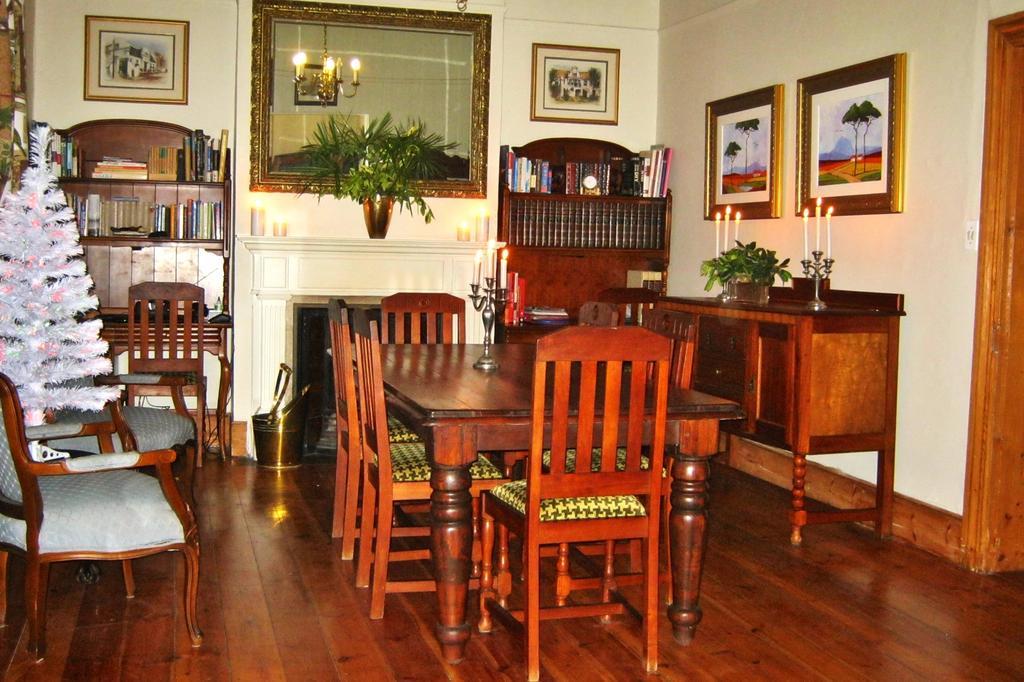 Ladismith Manor Hotel Bagian luar foto