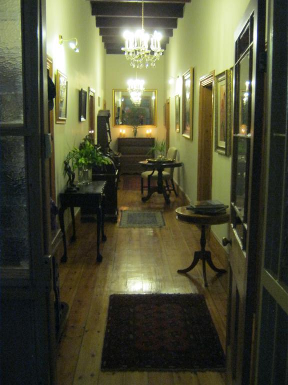 Ladismith Manor Hotel Bagian luar foto