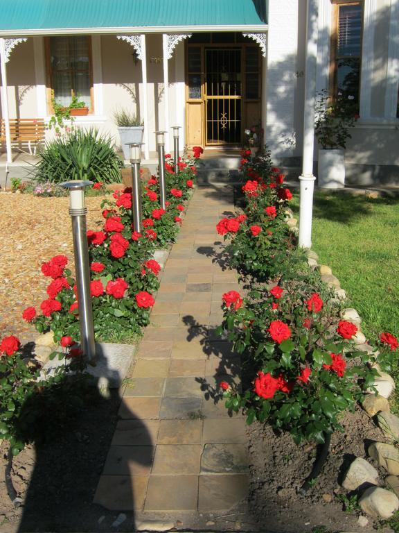 Ladismith Manor Hotel Bagian luar foto