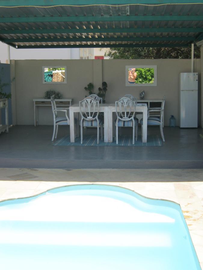 Ladismith Manor Hotel Bagian luar foto